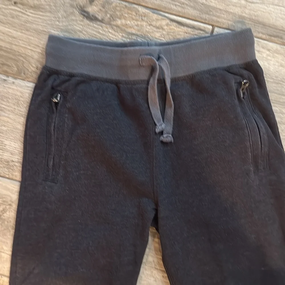 The Children’s Place grey joggers, sz M